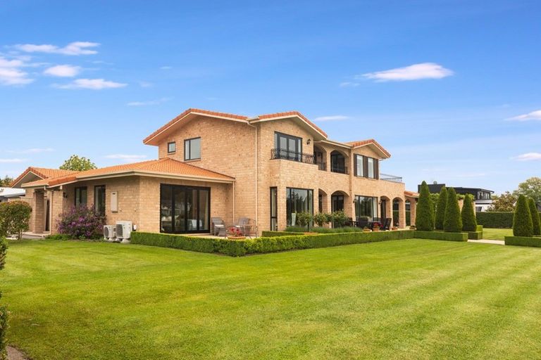 Photo of property in 17 Oakgrove Drive, Rangiora, 7400