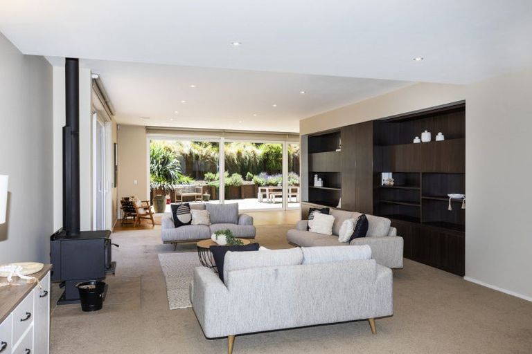 Photo of property in 2 Hyllton Heights, Lyttelton, 8082