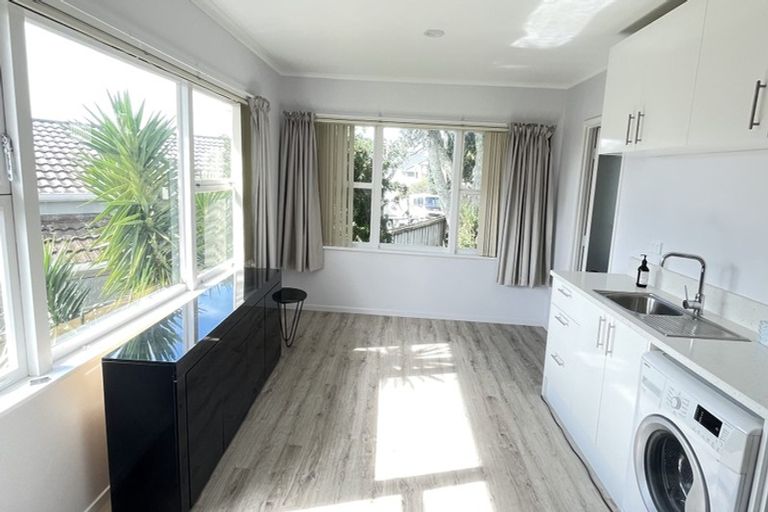 Photo of property in 22 Danbury Drive, Torbay, Auckland, 0630