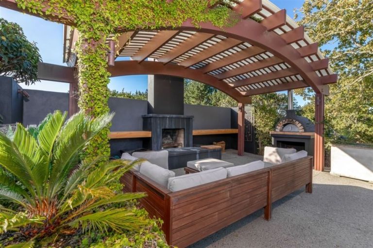 Photo of property in 102 Matua Road, Huapai, Kumeu, 0810