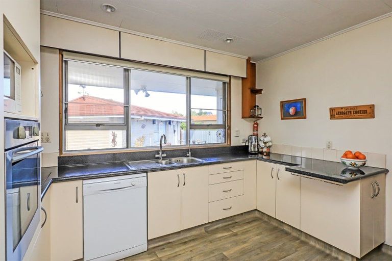 Photo of property in 17 Laurent Place, Greenmeadows, Napier, 4112