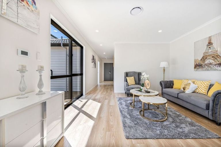 Photo of property in 42a Donegal Park Drive, Flat Bush, Auckland, 2019