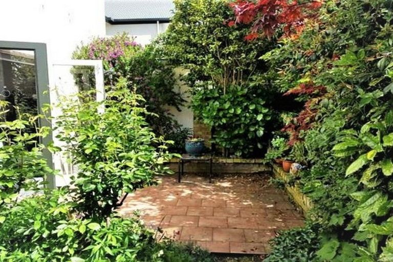 Photo of property in 5 Brockworth Place, Riccarton, Christchurch, 8011