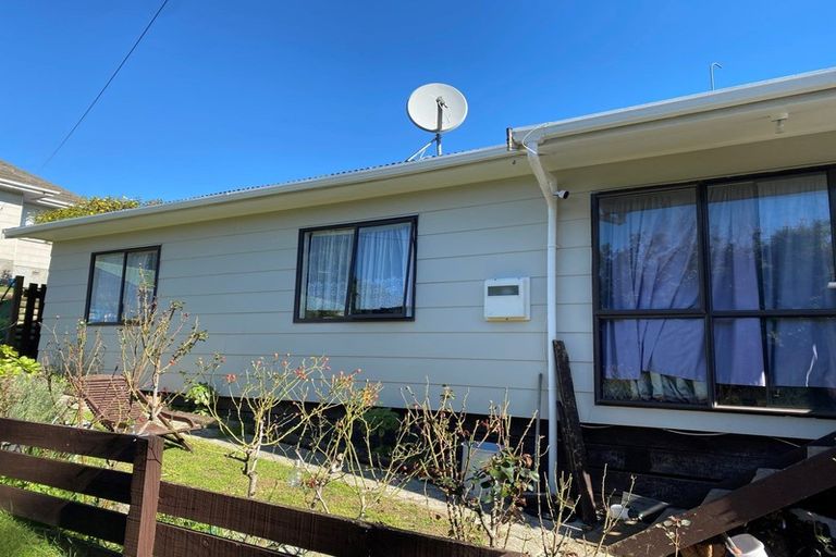 Photo of property in 60a Aorangi Road, Paraparaumu, 5032