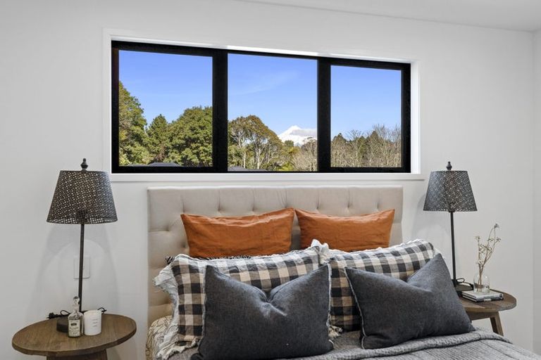 Photo of property in 35 Sycamore Grove, Lower Vogeltown, New Plymouth, 4310