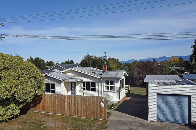 Photo of property in 18 Holdaway Street, Riversdale, Blenheim, 7201