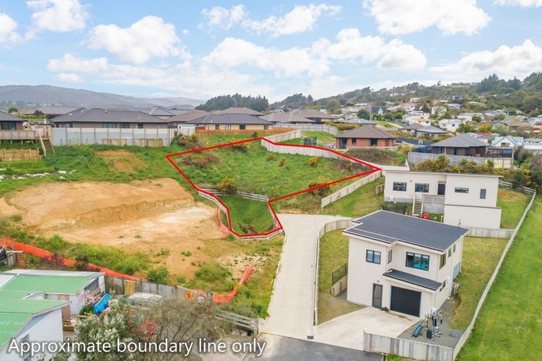 Photo of property in 34c Speargrass Grove, Timberlea, Upper Hutt, 5018