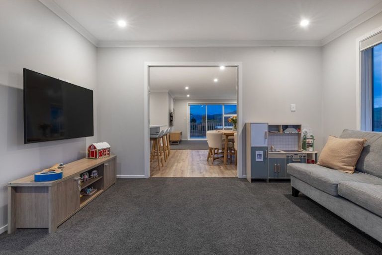 Photo of property in 6 Stunsail Lane, Whitby, Porirua, 5024