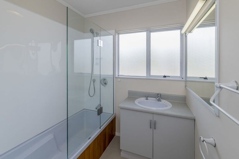 Photo of property in 23 Tobys Way, Waikanae Beach, Waikanae, 5036