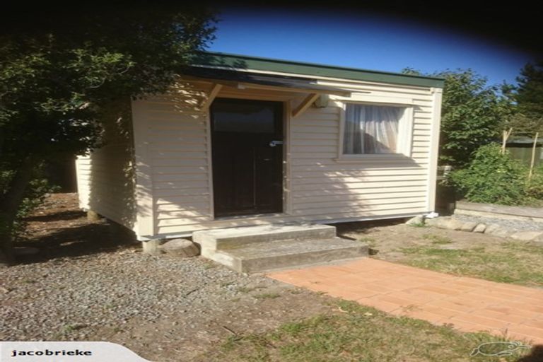 Photo of property in 35 Queen Street, Coalgate, 7673