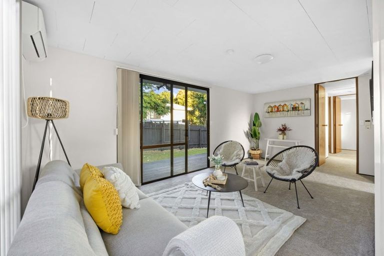 Photo of property in 2/21 Nearco Street, Randwick Park, Auckland, 2105