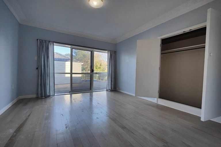 Photo of property in 37 Churchill Road, Cockle Bay, Auckland, 2014