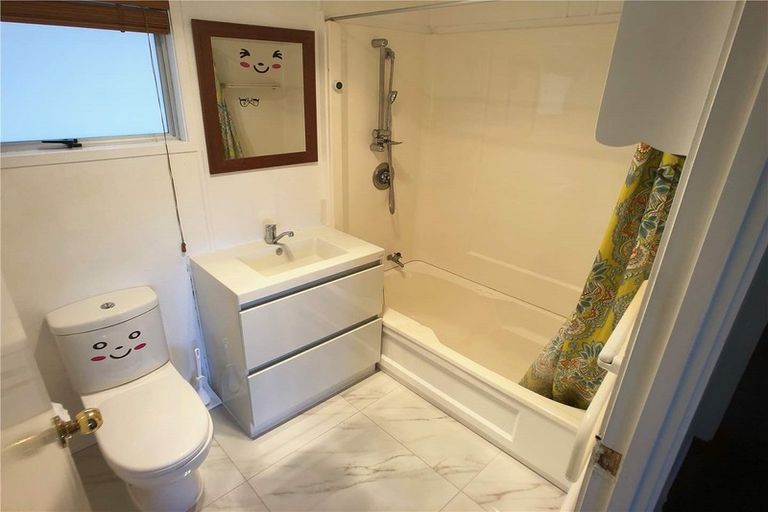 Photo of property in 68 Oreil Avenue, West Harbour, Auckland, 0618