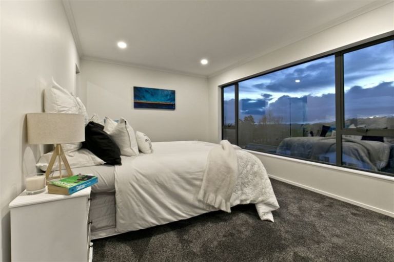 Photo of property in 6 Barrique Road, Kumeu, 0810