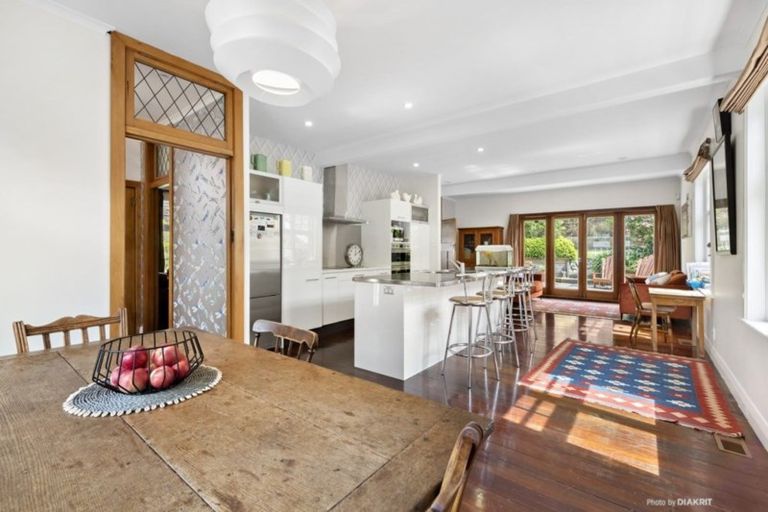 Photo of property in 14 Glen Road, Kelburn, Wellington, 6012