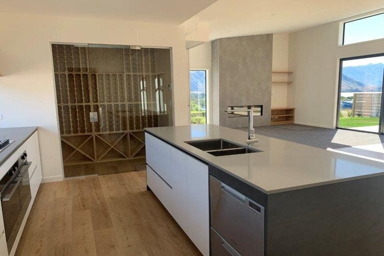 Photo of property in 17 Mills Road, Wanaka, 9305