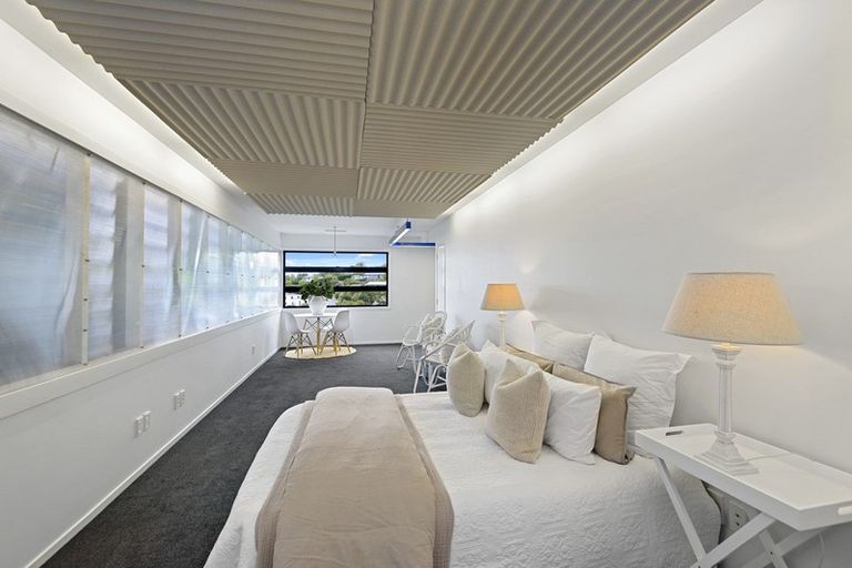 Photo of property in 6 Craigieburn Lane, Mount Pleasant, Christchurch, 8081