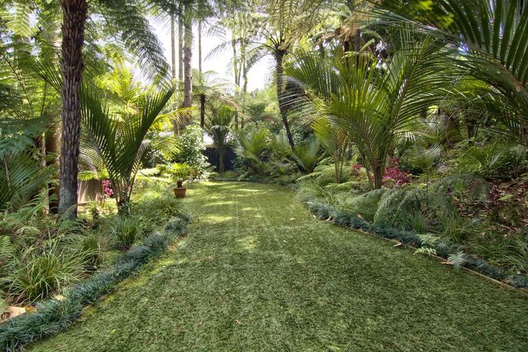 Photo of property in 24 Ngaio Road, Titirangi, Auckland, 0604