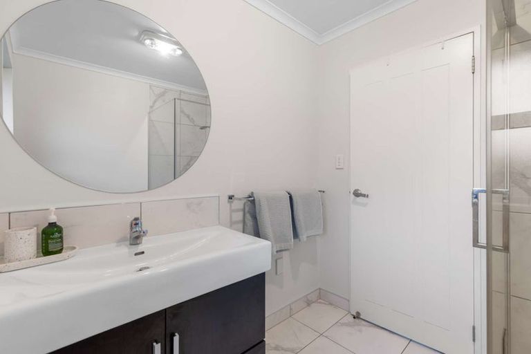Photo of property in 48 Branigan Parade, Kelvin Grove, Palmerston North, 4414