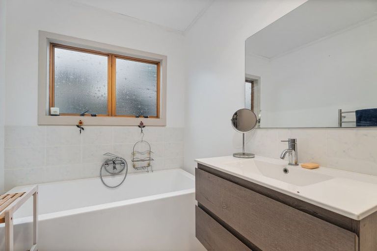 Photo of property in 75 Robinson Road, Whitianga, 3510