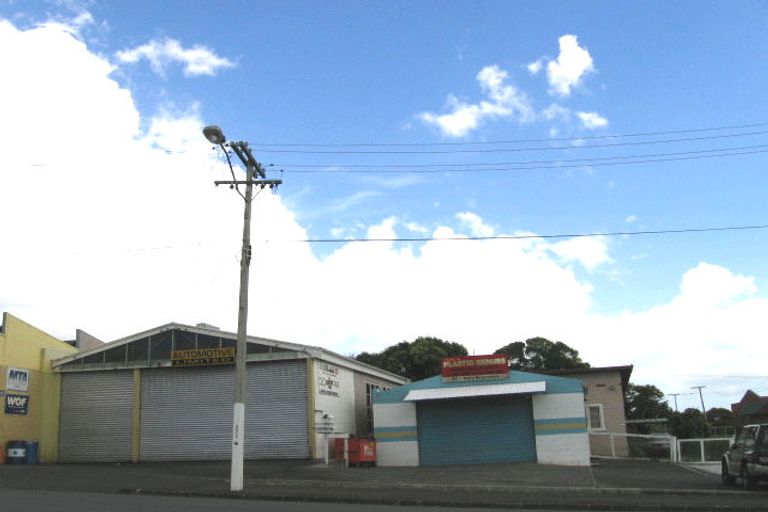 Photo of property in 2/40 Rosebank Road, Avondale, Auckland, 1026