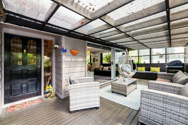 Photo of property in 51 Onedin Place, Titirangi, Auckland, 0604