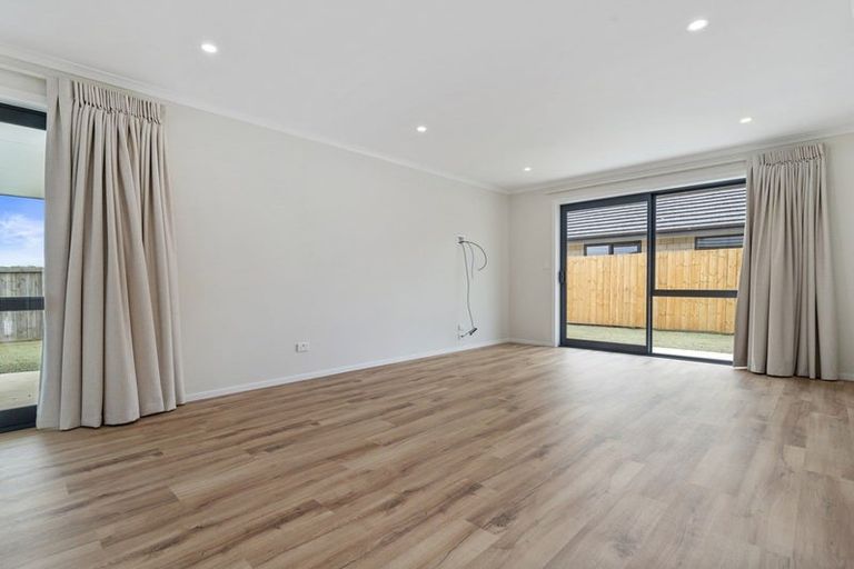 Photo of property in 38 Murray Ward Drive, Te Kauwhata, 3710