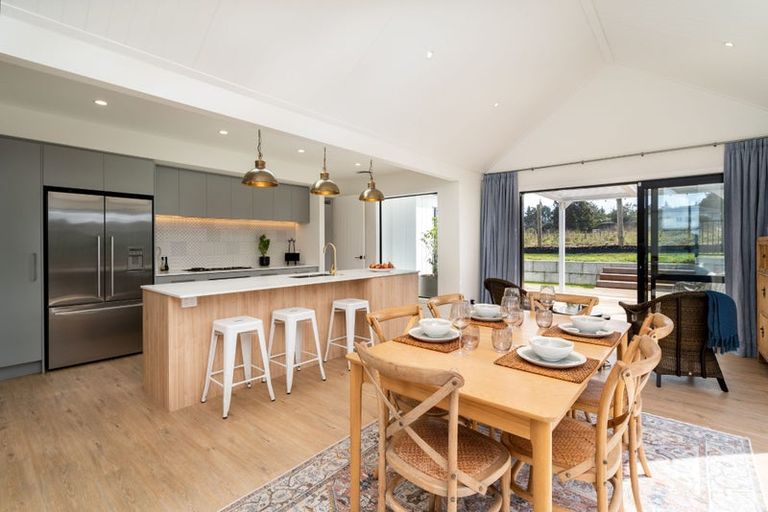 Photo of property in 10 Te Rata Boulevard, Karaka, 2124