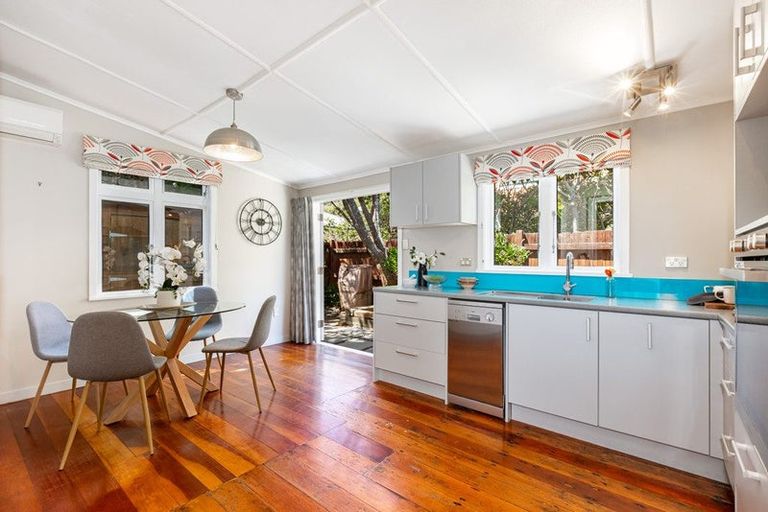 Photo of property in 57 Marine Parade, Eastbourne, Lower Hutt, 5013