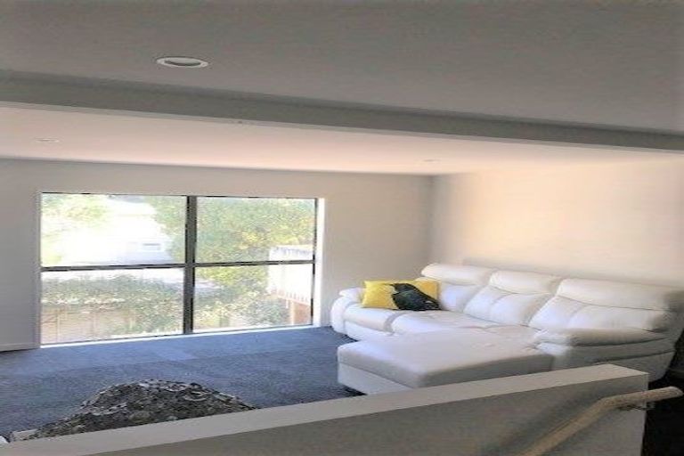 Photo of property in 3 Oak Avenue, Paremata, Porirua, 5024