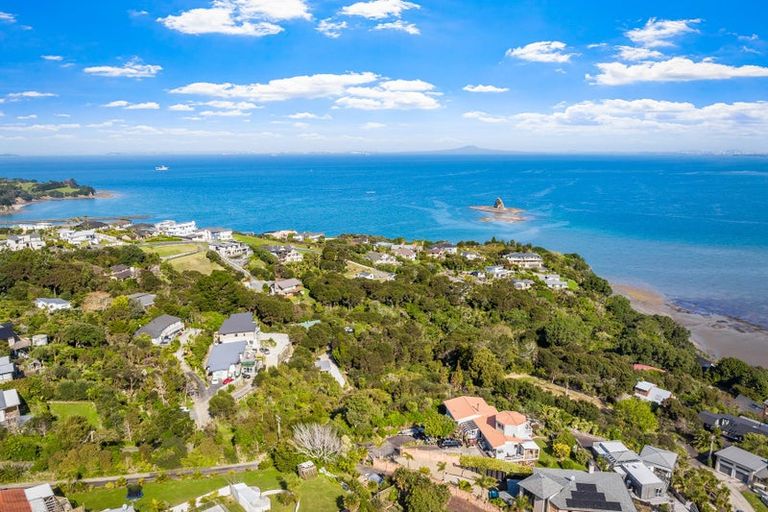 Photo of property in 79 Roberts Road, Matakatia, Whangaparaoa, 0930