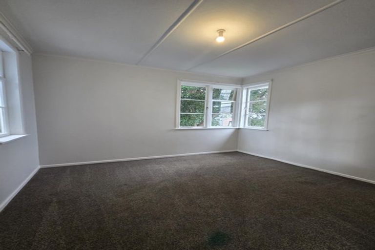 Photo of property in 3 Donovan Avenue, Massey, Auckland, 0614