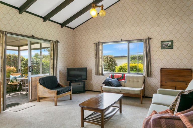 Photo of property in 11b Reeves Road, Acacia Bay, Taupo, 3330