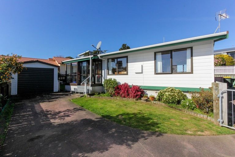 Photo of property in 22b York Crescent, Westown, New Plymouth, 4310