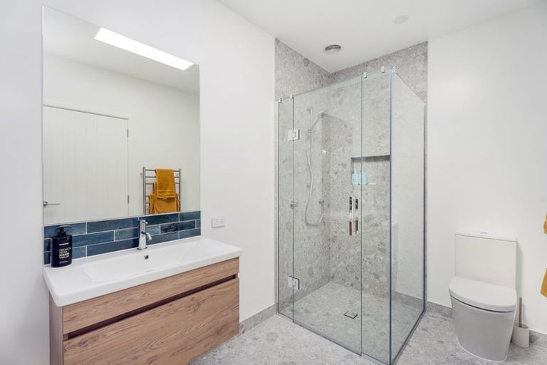 Photo of property in 10 Palm Drive, Whitianga, 3510