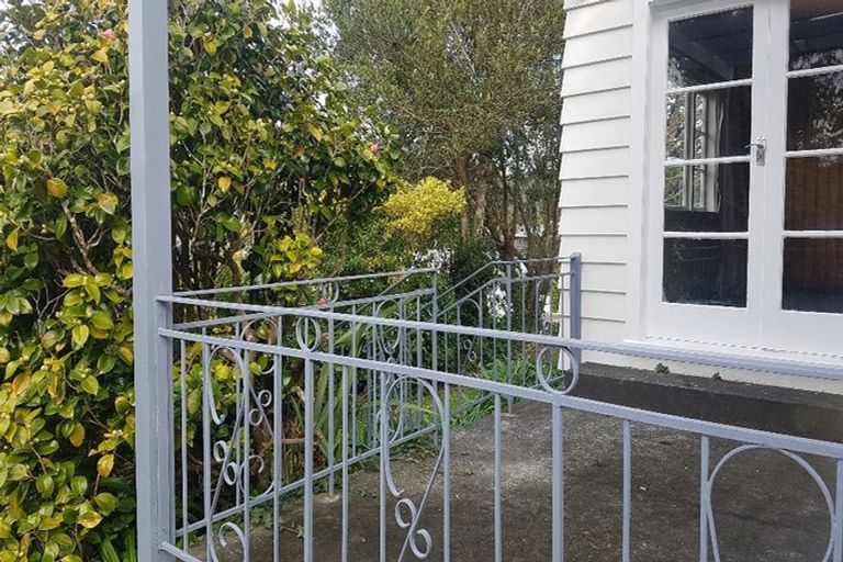 Photo of property in 12 Olivia Crescent, Tawa, Wellington, 5028