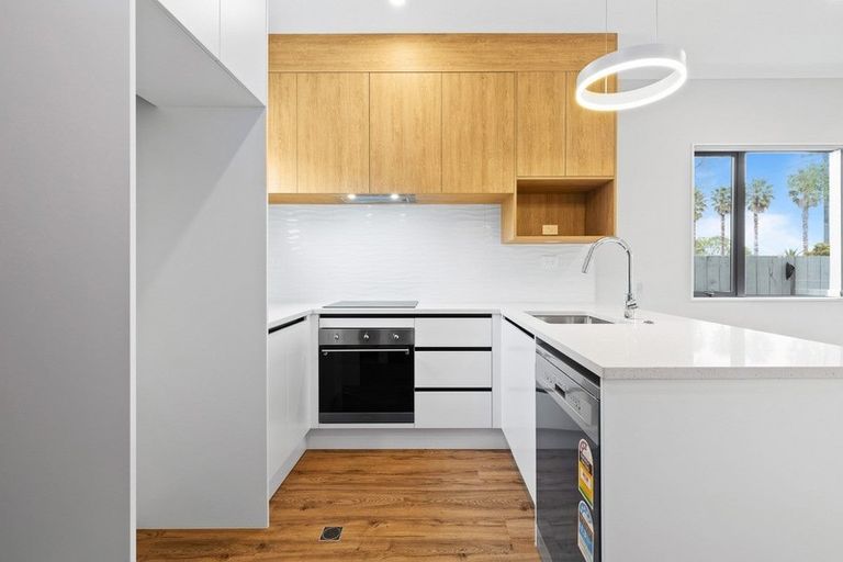 Photo of property in 4/66 Swanson Road, Henderson, Auckland, 0610