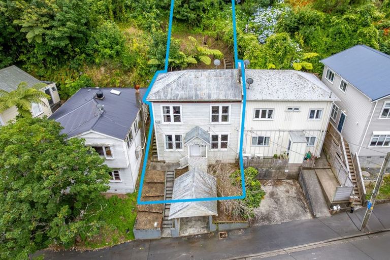 Photo of property in 25 Adams Terrace, Aro Valley, Wellington, 6021