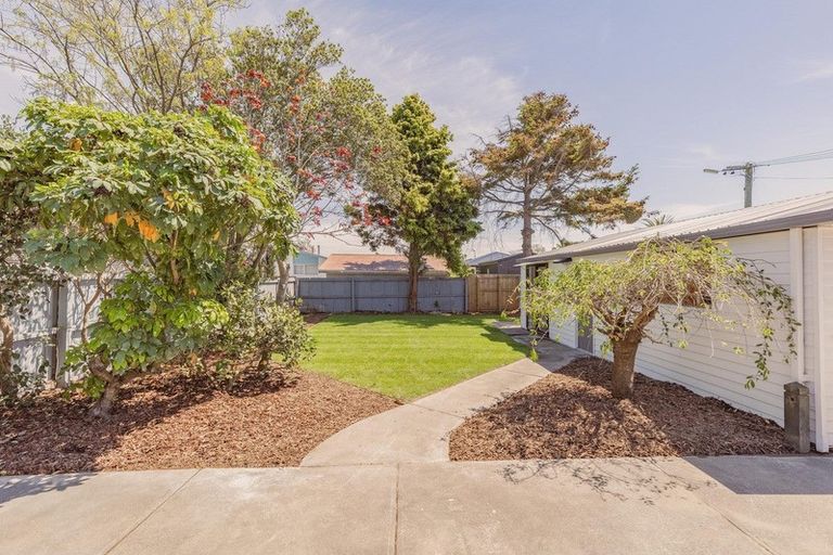 Photo of property in 114 Baker Street, New Brighton, Christchurch, 8083