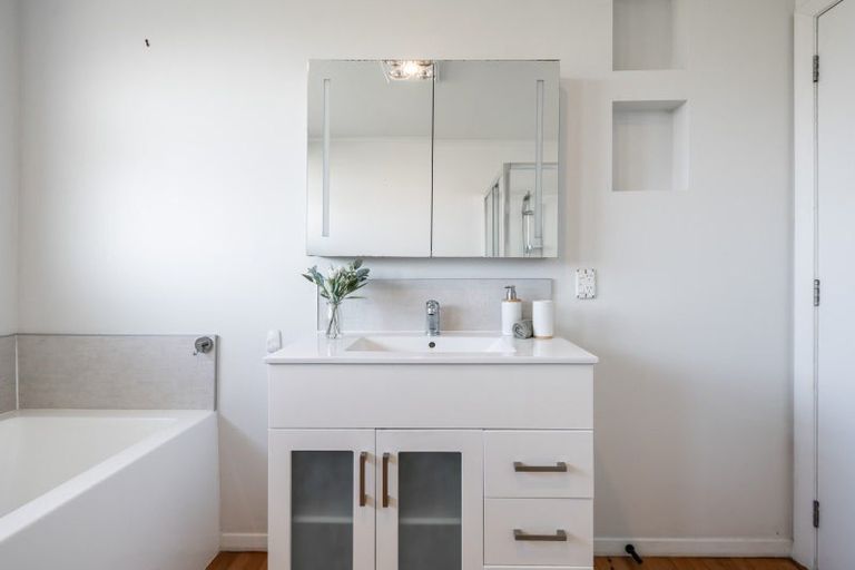 Photo of property in 3 Frame Street, Leamington, Cambridge, 3432