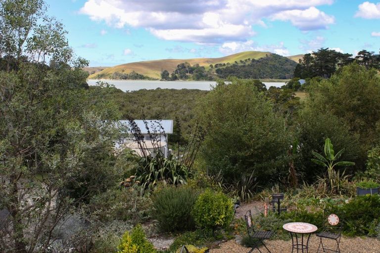 Photo of property in 3 Heaths Way, Pahi, Paparoa, 0571