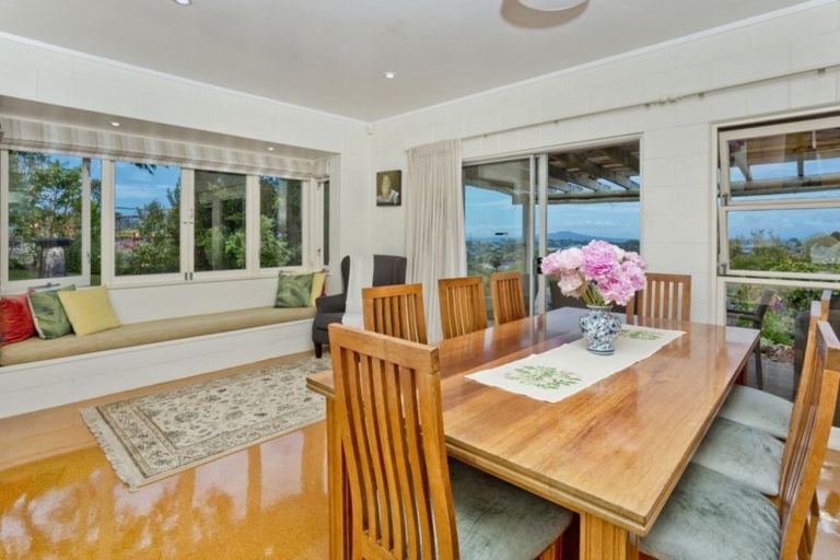 Photo of property in 547 Glenfield Road, Glenfield, Auckland, 0629