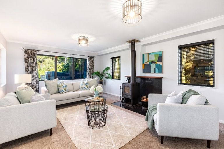 Photo of property in 21 Mcewen Crescent, Riverstone Terraces, Upper Hutt, 5018
