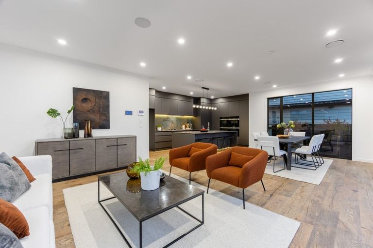 Photo of property in 52 Kumukumu Road, Long Bay, Auckland, 0630