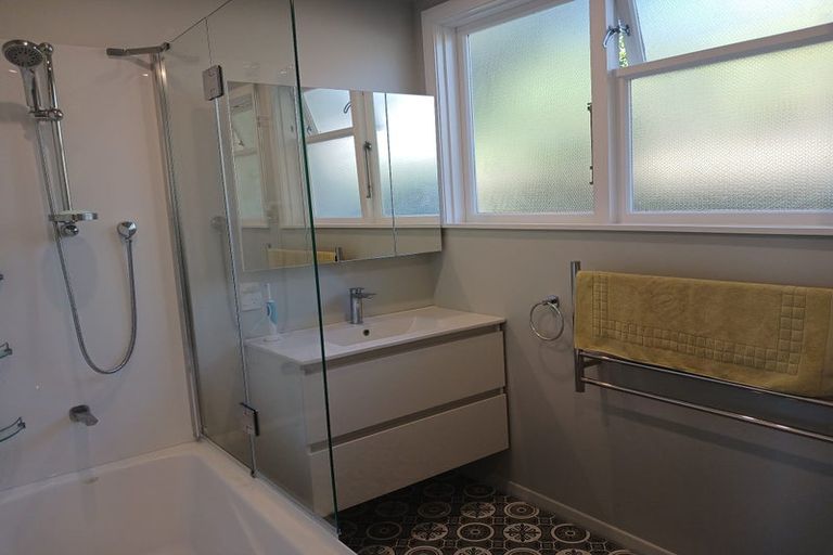 Photo of property in 10 Toenga Road, Pukerua Bay, 5026