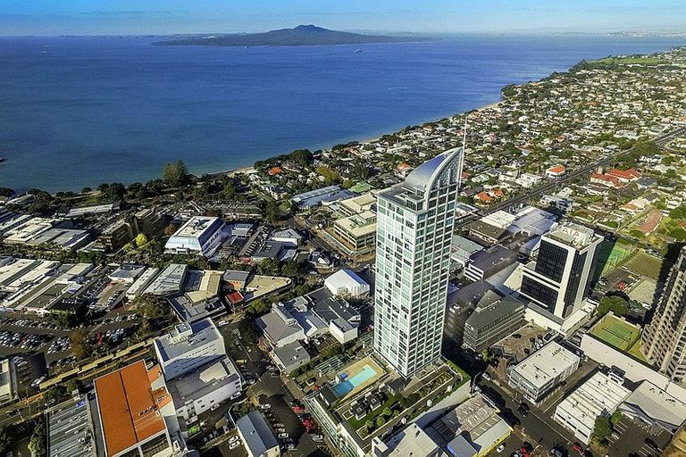 Photo of property in Sentinel Apartments, 905/3 Northcroft Street, Takapuna, Auckland, 0622