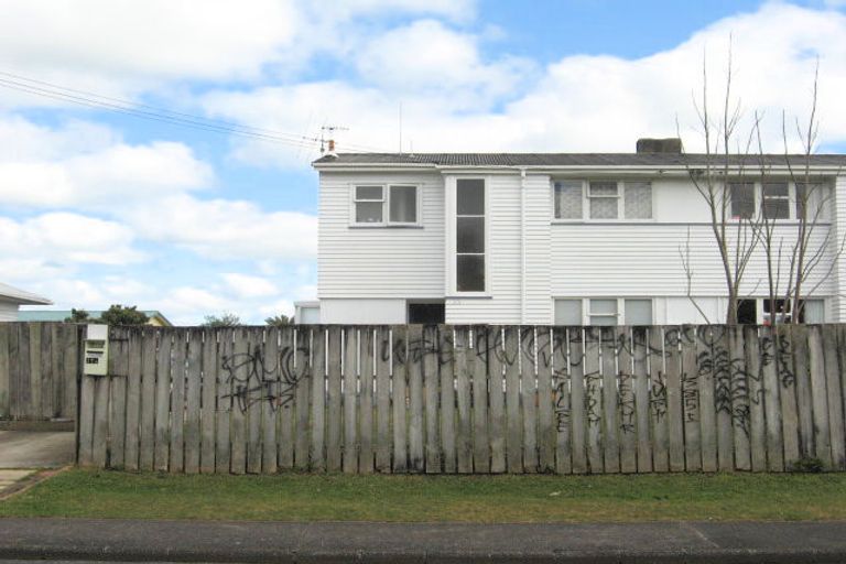 Photo of property in 17 Rollerson Street, Papakura, 2110