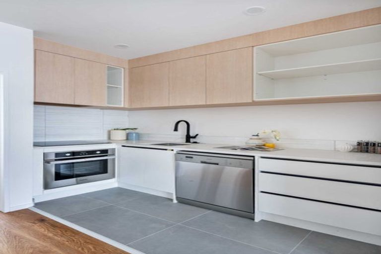 Photo of property in 2d Cadiz Place, Red Hill, Papakura, 2110