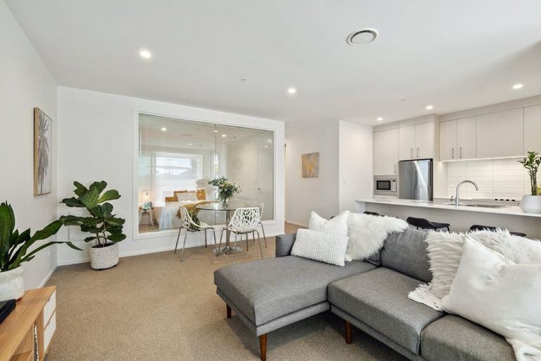 Photo of property in 205/8 Waikumete Road, Glen Eden, Auckland, 0602