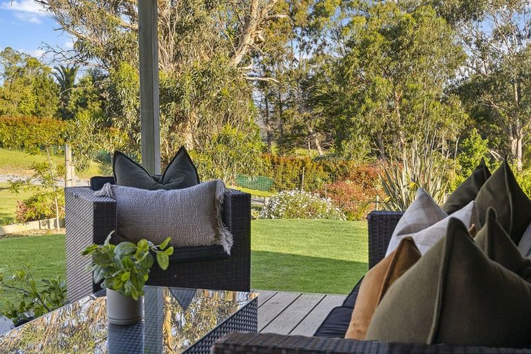 Photo of property in 44b Crosland Road, South Head, 0874